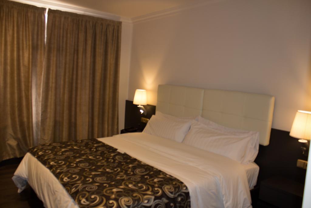 Avent Verahotel Buitenkant foto