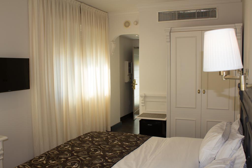 Avent Verahotel Buitenkant foto